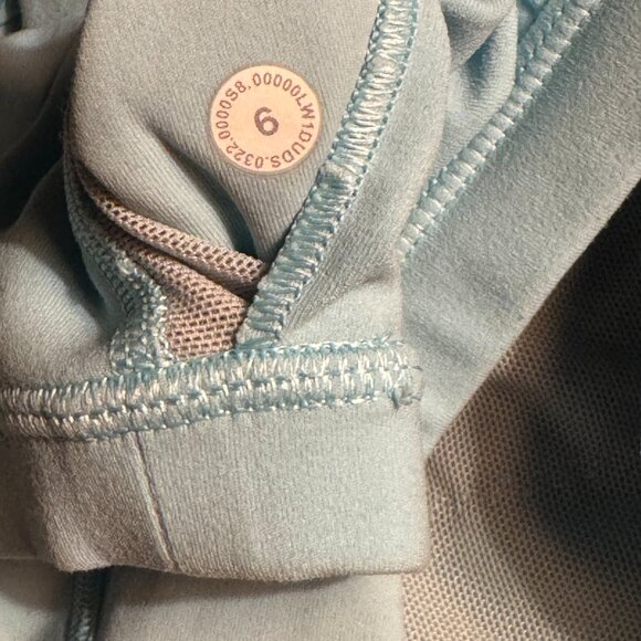 Lululemon Align Tank Top in Icing Blue, Size 6 - Picture 5 of 5